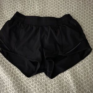 Black Lululemon hotty hot shorts!